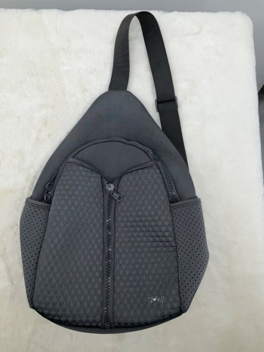 Glove it Neoprene Pickleball Sling Bag Slate Grey - Picture 2 of 7